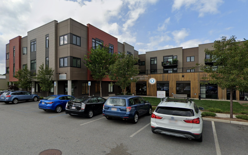 A photo of the building where Pillars Health Group – Concord is located, a mental health treatment center for adolescents.