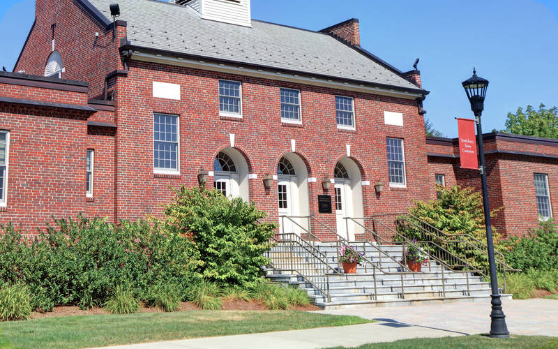 Get outpatient mental health and addiction treatment in Tewksbury, MA at Pillars Health Group.