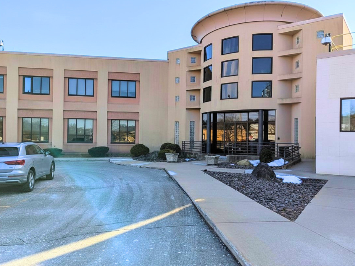 An outside shot of the Tewksbury location for Pillars Health group.